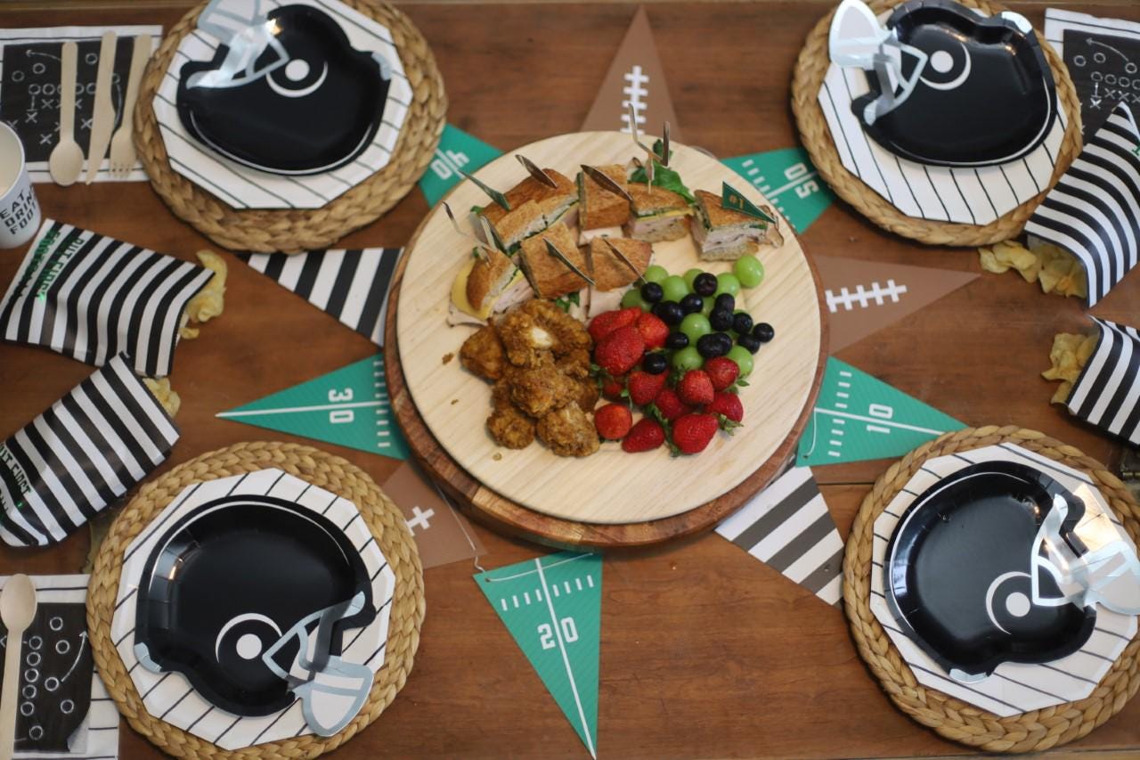 Football Treat Bags 24 Pack: Referee Stripes & Green Foil Party Favors
